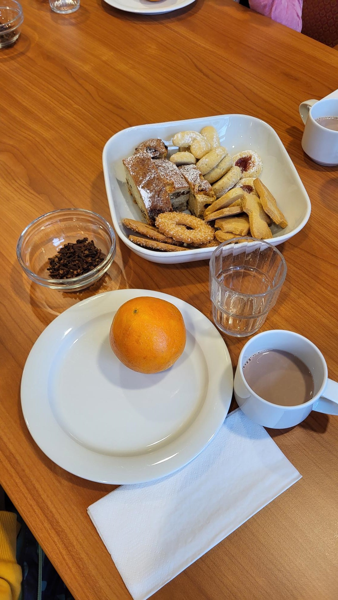 Plätzchen und Kakao im Seniorendomicil